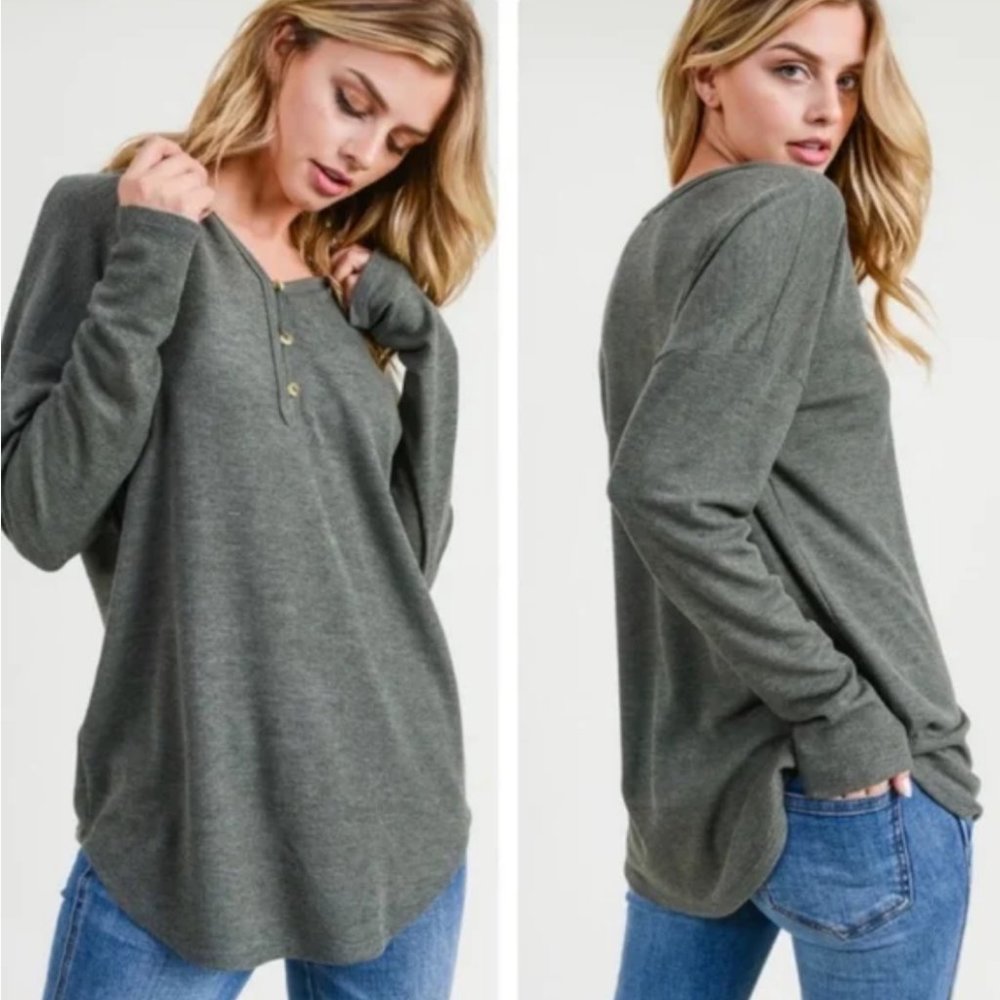 ✨ Anything But Basic 🌟Charcoal V-neck button down